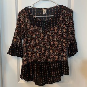 Boho 3/4 bell sleeve tie op